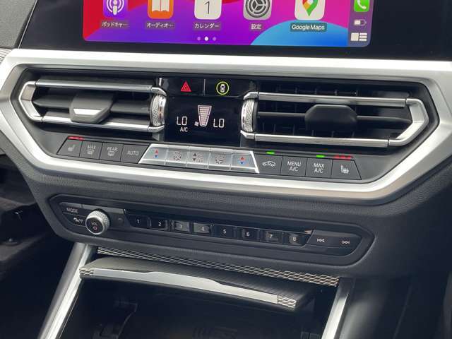 輸入車ディーラー採用のドライブレコーダーも選べます。万が一の事故際のお守りとしていかがでしょうか？その他さまざまなオプションをご用意しております。
