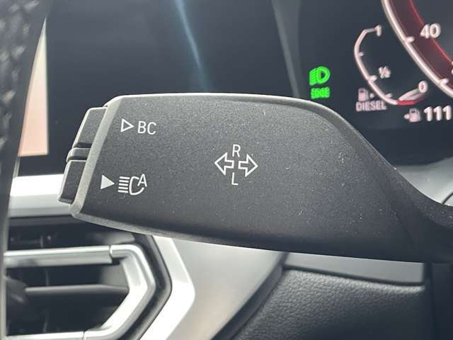 輸入車ディーラー採用のドライブレコーダーも選べます。万が一の事故際のお守りとしていかがでしょうか？その他さまざまなオプションをご用意しております。