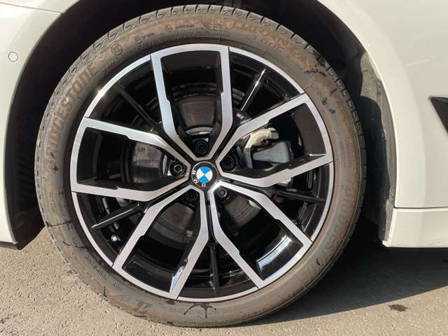 左フロント 245/40R19