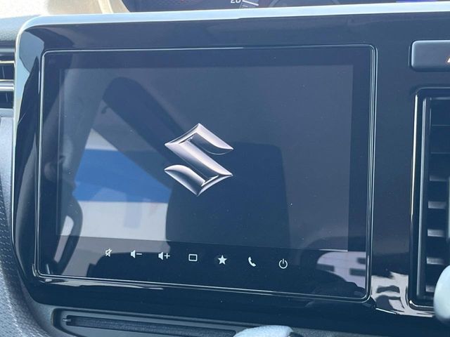 【メーカー純正ナビ】インテリアに溶け込むスタイリッシュな「専用設計」メーカーナビを装備♪視認性や操作性など基本性能にも優れ、より上質なカーライフをお楽しみいただけます。