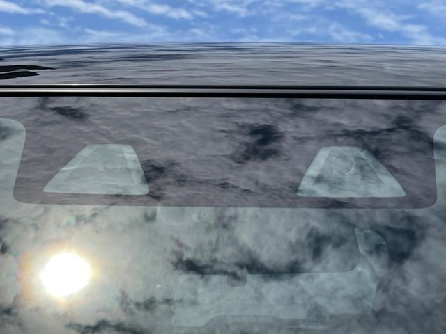 【スズキ　セーフティサポート】走行中に前方の車両等を認識し、衝突しそうな時は警報とブレーキで衝突回避と被害軽減をアシスト。より安全にドライブをお楽しみいただけます。