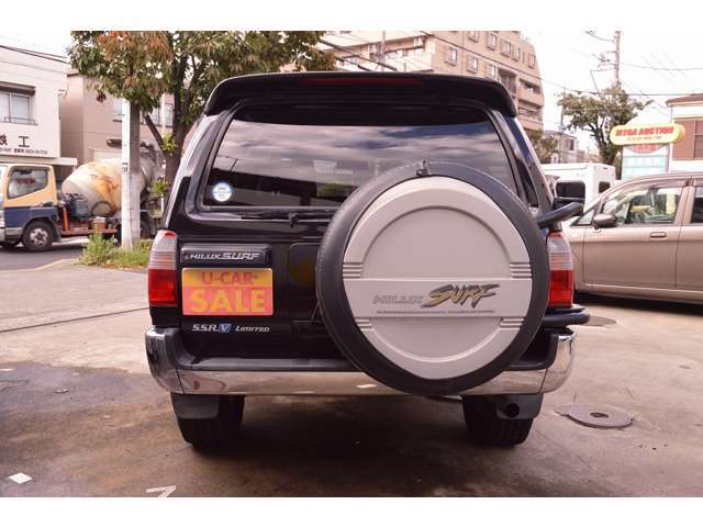 人気のハイラックスサーフになります