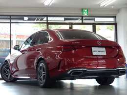 上質なインテリアを採用する現行型Cクラス！！　緊急通報サービスやスマートフォンによるリモートドアロック＆アンロック・駐車位置検索を含むMercedes me connect搭載車！！　専門店ならではの1台！！