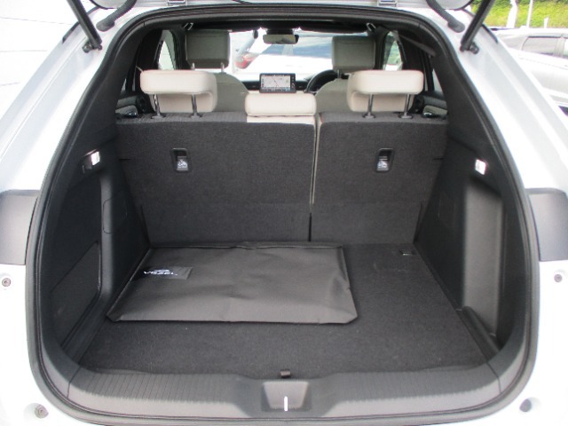荷室は広々♪使い勝手も要領もばっちりです！