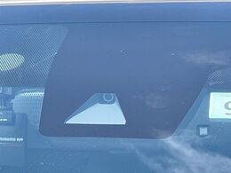 【トヨタセーフティセンス】走行中に前方の車両等を認識し、衝突しそうな時は警報とブレーキで衝突回避と被害軽減をアシスト。より安全にドライブをお楽しみいただけます。