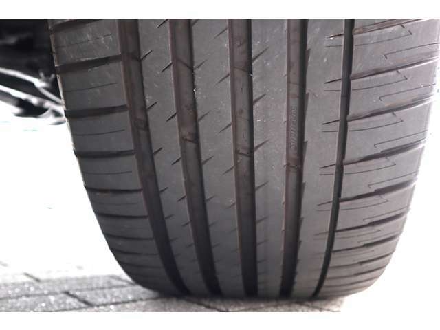 ◆MICHELIN　PILOT　SPORT　4　SUV　295/40/22（2800km時交換）◆