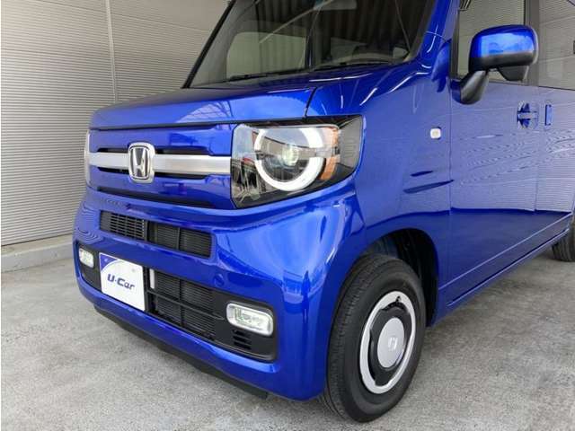 LEDヘッドランプです。十分な明るさを保ちつつも消費電力が少なく、バルブ寿命も長いのが特徴です。瞬時にMAXの光量を発揮するのもLEDならではです。