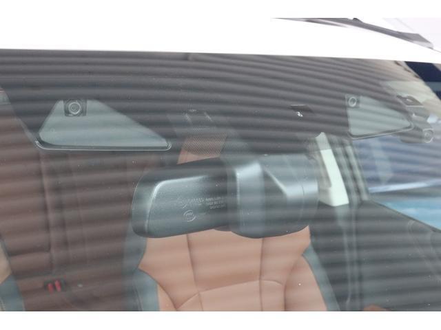 アイサイトのステレオカメラが前方を認識し、追従クルーズや衝突被害軽減で機能します