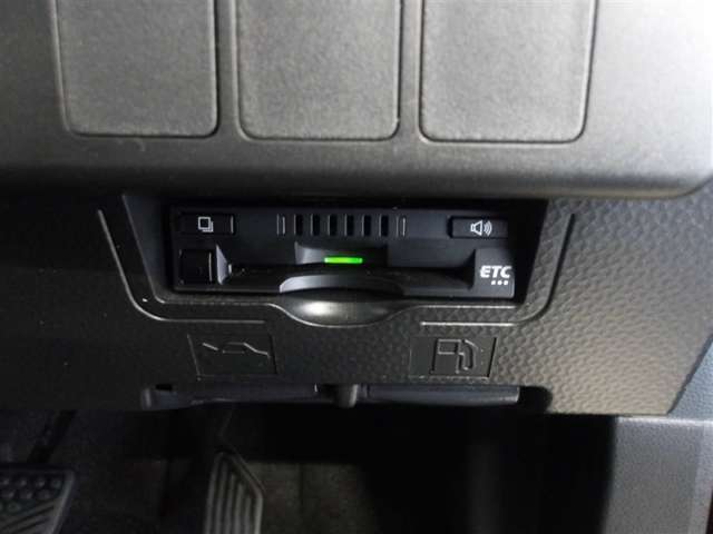 ETC車載器付きです。高速道路の料金所もスムーズに通過できます。