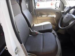 4WD☆5AGS☆ハイルーフ☆ケンウッドメモリーナビ☆Bluetooth☆バックモニター☆ETC☆キーレス☆USB電源☆オーバーヘッドシェルフ☆ESP☆ヘッドライトレベライザー☆禁煙車★試乗予約承り中