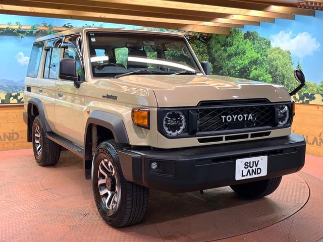 大好評のボディコーティング「弾スプラッシュコート」もご納車までに施工可能。通常のガラスコートと異なる、耐久年数6年の無機質ガラスコーティングが、ボディをキレイな状態に保ってくれます。