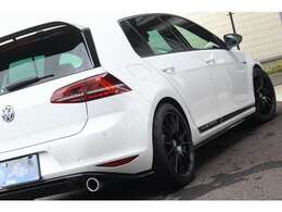 【遠方登録納車】　遠方へお住いのお客様への登録納車も承っております。提携陸送会社にてご自宅納車も可能となっております。　【下取り/買取】も実施しております。お問い合わせの際、車両詳細をお伝え下さい。