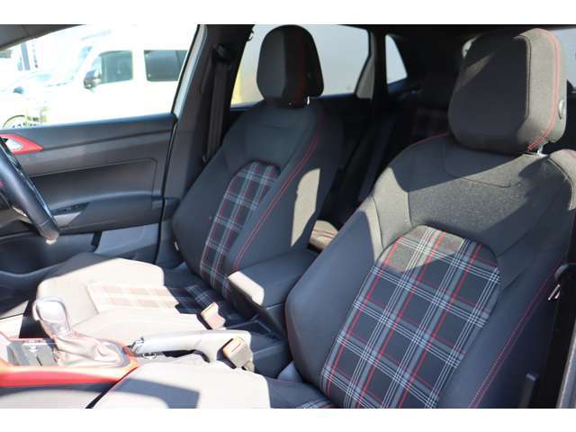 （運転席助手席）安全装備をオプションで追加するのは日本的発想。フォルクスワーゲン車はサイドエアバッグを全車標準で装備しております。