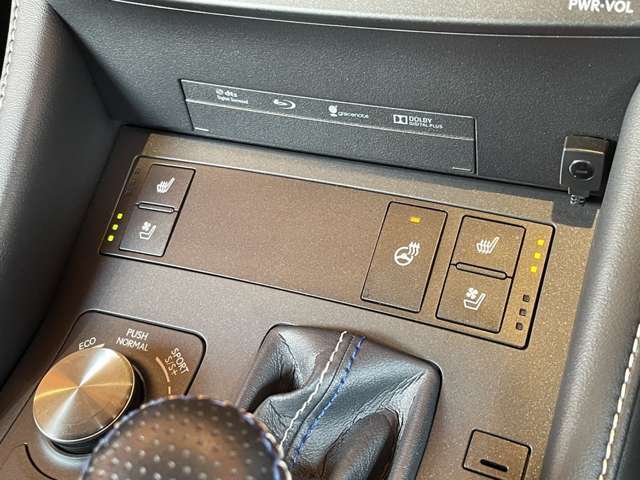 ご遠方の場合でも、下取り車両の金額を概算でお出しすることは可能でございます。車検証をお手元に、走行距離をご確認の上お問い合わせくださいませ。