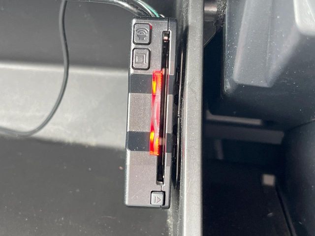 【ETC】高速道路の料金所をストレスなく通過！話題のスポットやサービスエリアに多い「スマートIC」利用時は必須のアイテムです。当店でセットアップを実施、ご納車当日からすぐにご利用いただけます！