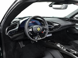 内装はNEROを選択しております。落ち着いた空間を演出しております。弊社ではクリーニングを実施し、清潔な状態でお客様へデリバリーさせて頂きます。