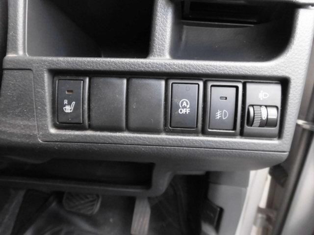 運転席側シートヒーター付いてます☆冬場は助かる装備です♪