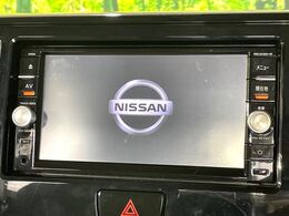 【純正ナビ】人気の純正ナビを装備。オーディオ機能も充実しており、Bluetooth接続すればお持ちのスマホやMP3プレイヤーの音楽を再生可能！毎日の運転がさらに楽しくなります！！