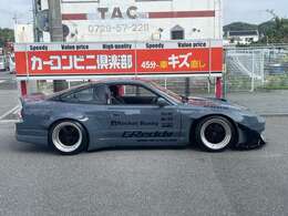 通常の法定点検整備の項目数を超える、当店基本点検整備を、リフト完備の自社工場にて、整備士がしっかり点検整備後、日本全国どこへでもご納車させて頂きます。