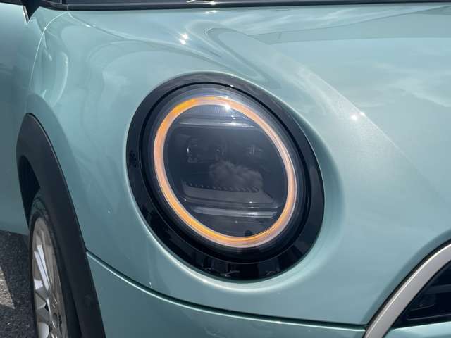 時を経ても深い魅力を放ち続けるMINI。より快適にお乗り頂くために、3つのサポートプログラムをご用意しております。※認定中古車保証は登録日より最長4年間まで延長が可能です。