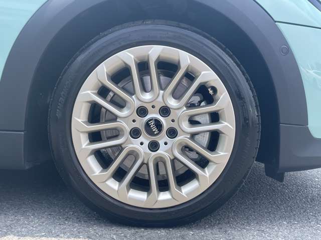 弊社新車店舗にて試乗車や展示車として使用していたデモストレーションカーも多数ございます。042-736-0297までお問い合わせ下さい。
