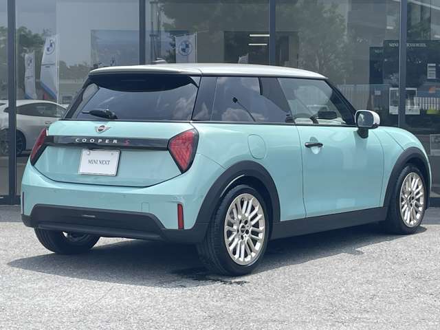グループ下取・買取車両を中心に、新入庫車両が毎日続々入荷中！！非公開車両も多数ございます。是非、一度お電話にてお問合せください！