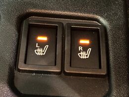 【シートヒーター】寒い日に重宝するシートヒーター！エアコンより早く温まってくれるので寒がりの人も安心ですね♪エアコンの温風は乾燥するから苦手、という方にもをおすすめです。