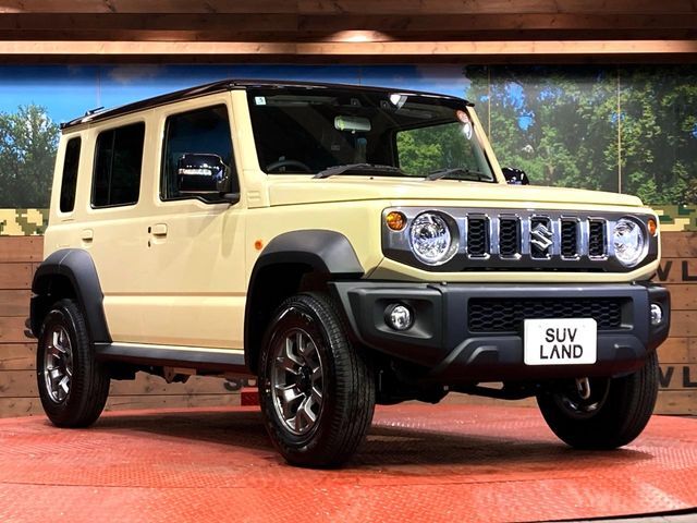 大好評のボディコーティング「弾スプラッシュコート」もご納車までに施工可能。通常のガラスコートと異なる、耐久年数6年の無機質ガラスコーティングが、ボディをキレイな状態に保ってくれます。