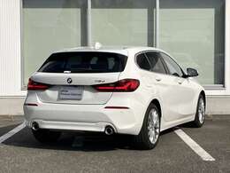 Emergency Service 365日24時間体制で、万一の故障などのトラブルに対応。応急処置のアドバイスのみならず、保証期間中は出張修理やレッカーなどの手配、さらにはお客様の代替交通手段やホテルの確保を行います。