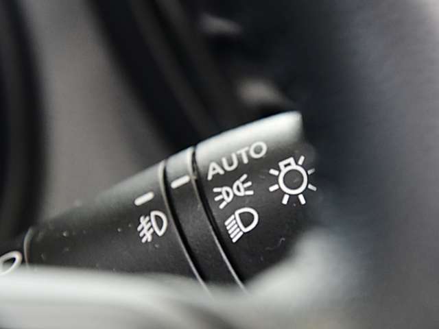 オートライトはトンネルの続く道路等でも便利です。