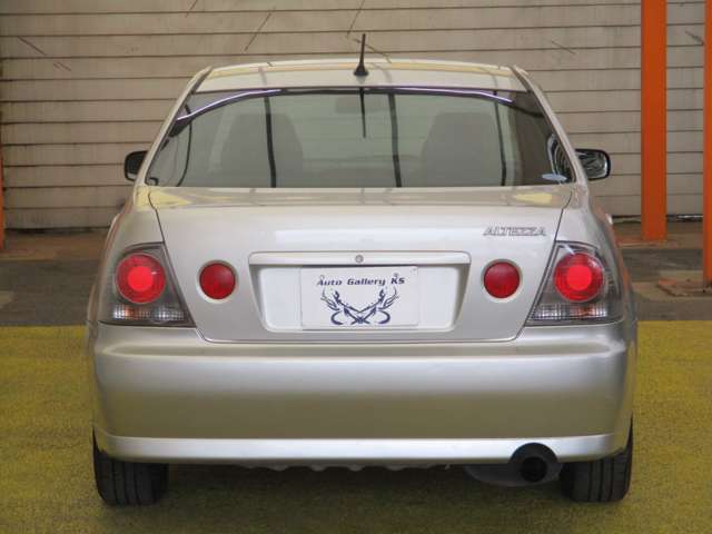 車検・修理・任意保険・保証等、お車の事なら何でもご相談ください。