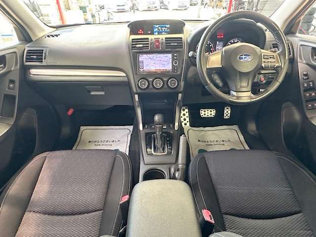 運転席廻りの画像です！操作スイッチ類も比較的に綺麗な状態です♪他に詳細画像をご希望の方はこちら！【1st@e-g-a.co.jp】へご連絡ください！