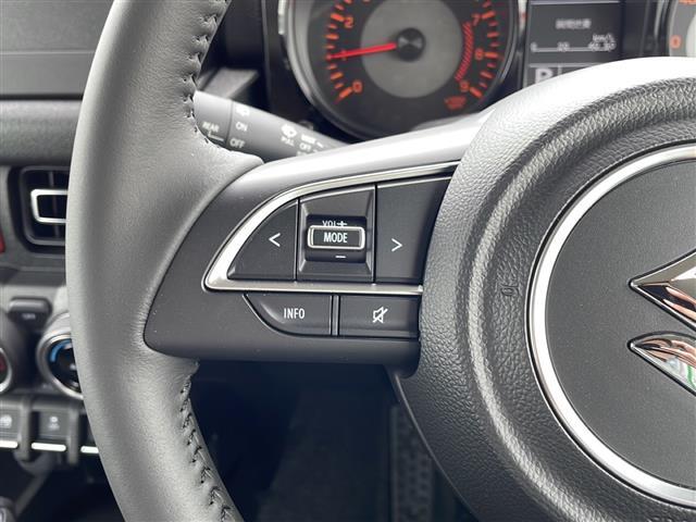 【ステアリングスイッチ】運転中に目線を下げることなく、ナビ操作・音量調節ができる機能です♪