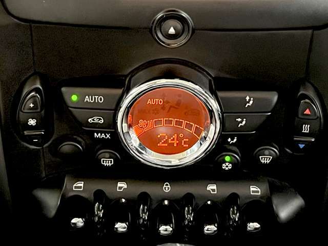 エアコンはオ-トが付いているため設定温度を合わせるだけで自動で快適な空間にしてくれます。