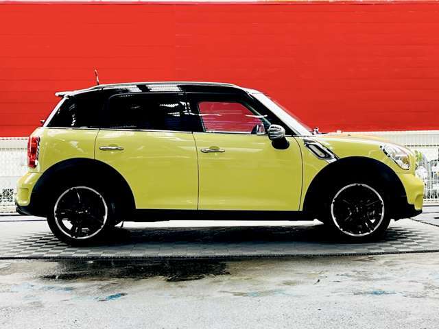 施工することによってツヤも復活し、洗車も大変楽になります！ご納車後のボディメンテナンスもぜひお任せください！