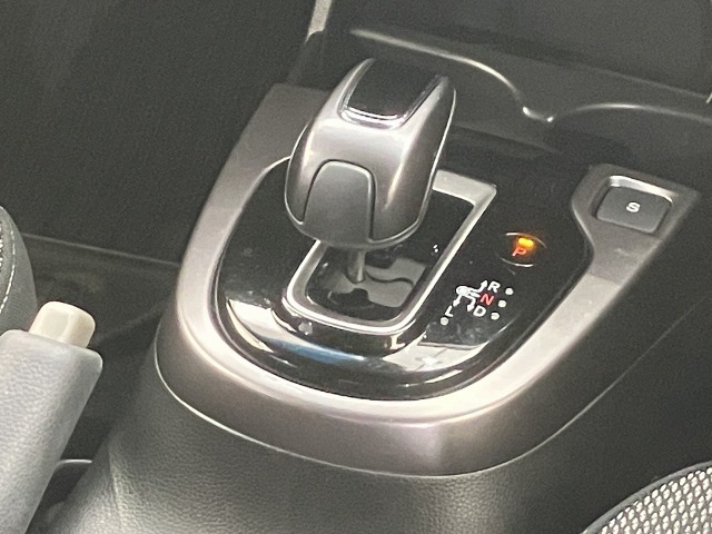 ☆内外装の清掃をCARクリーニング専門業者が施工いたしますので、奇麗・清潔♪に仕上がっております