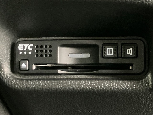 ★ETC搭載★ お出かけには今や欠かせなくなってきましたETC装備で、高速道路の利用もスマートに！料金所もスイスイ通過⇒快適ドライブにかかせないアイテムです