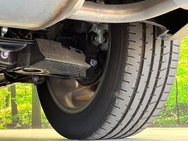 お車を安心してお乗りいただく為には、足回りの定期点検が欠かせません。サービスサポート（有償保証）では無料点検もご提供しており、安心のカーライフをお過ごしいただけるサポート体制が整っています。