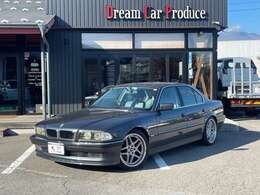 低走行、車庫保管ならではの艶やかなボディーコンディションを維持しています。