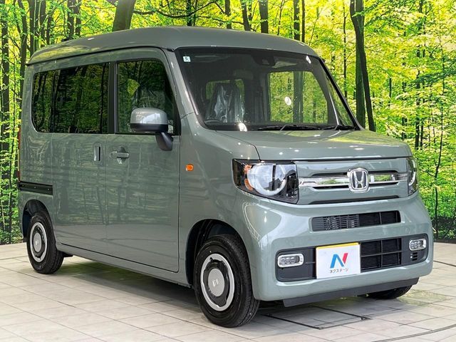 大好評のボディコーティング「弾スプラッシュコート」もご納車までに施工可能。通常のガラスコートと異なる、耐久年数6年の無機質ガラスコーティングが、ボディをキレイな状態に保ってくれます。