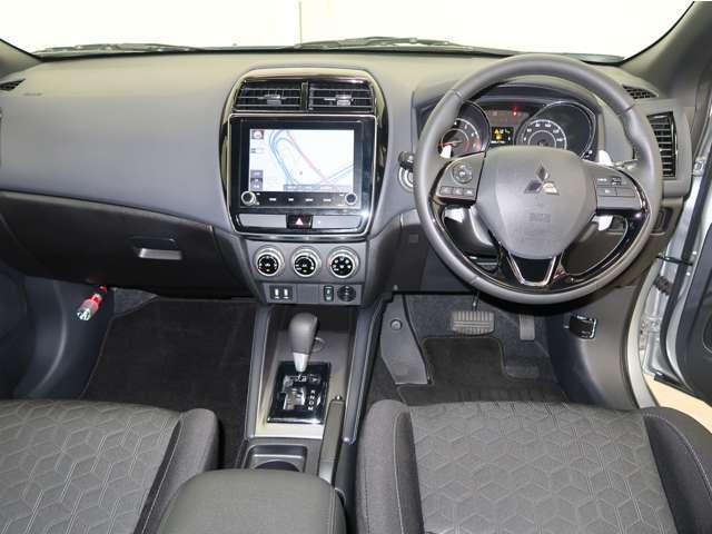 機能的なインパネ回りです！視野が広く、運転しやすいです。