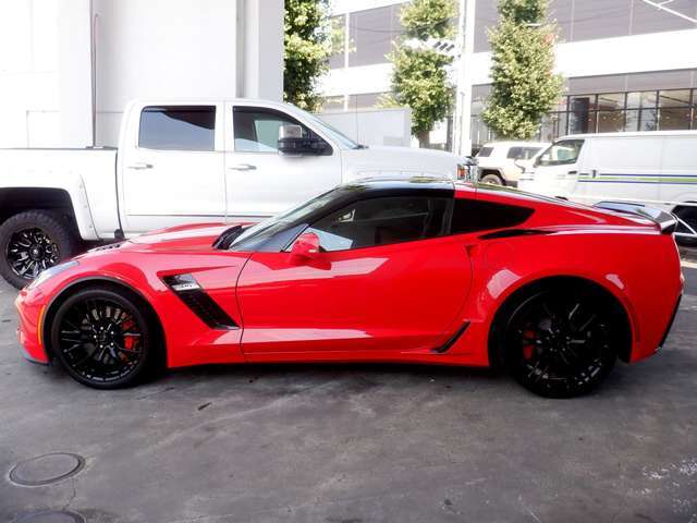 2016年モデル　コルベットC7　ZO6　3LZの正規ディーラー車です！スーパーチャージャー装備659HP！☆専用ワイドボディ☆ヘッドアップディスプレイ☆F19/R20インチアルミ