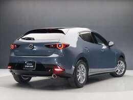 ☆ポリメタルグレーメタリックのMAZDA3　ファストバック☆