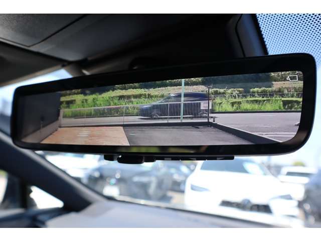 純正オプション、デジタルインナーミラー、新車時のみ注文できるオプションです