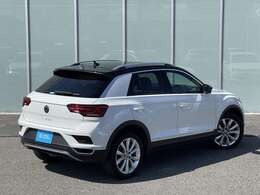 斜め後ろからのイメージになります。はっきりとしたボディラインが、出勤時などお車を動かす時から所有感を高めてくれます！