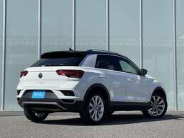 斜め後ろからのイメージになります。はっきりとしたボディラインが、出勤時などお車を動かす時から所有感を高めてくれます！