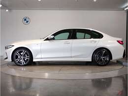 ☆BMWは自動車メーカーとしてのアイデンティティ…BMWらしさを守るため頑なに前後重量配分50:50にこだわり続けています☆