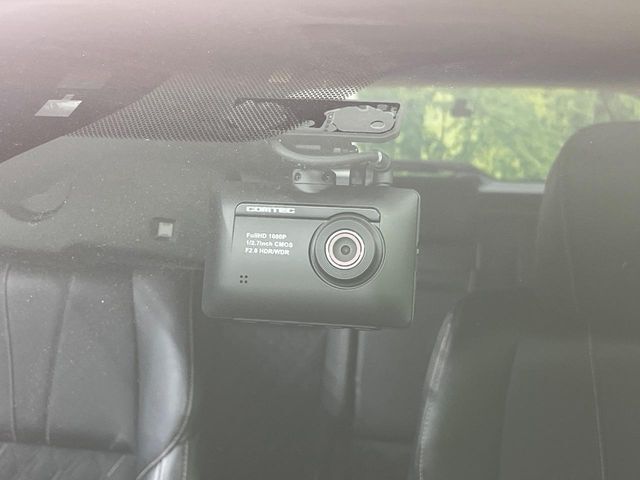 【ドライブレコーダー】安心・安全なカーライフに必須のドライブレコーダーを装備！走行中はもちろん、あおり運転や事故に遭遇した際の状況も映像で記録し、万一のリスクに備えます。