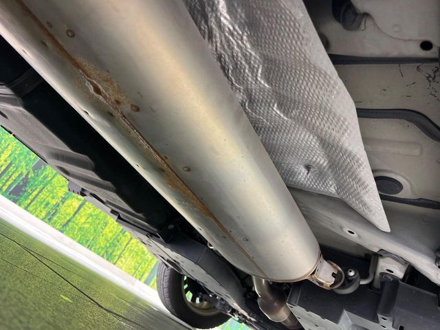 お車を安心してお乗りいただく為には、足回りの定期点検が欠かせません。サービスサポート（有償保証）では無料点検もご提供しており、安心のカーライフをお過ごしいただけるサポート体制が整っています。