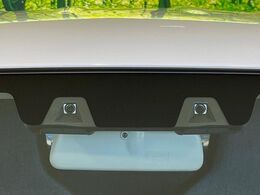 【スズキ　セーフティサポート】走行中に前方の車両等を認識し、衝突しそうな時は警報とブレーキで衝突回避と被害軽減をアシスト。より安全にドライブをお楽しみいただけます。